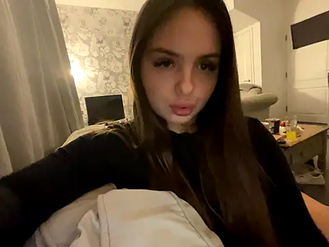 Snapshot of EllaStarrxxx chatting on 10/26/25, 11:38 EllaStarrxxx online show from 10/26/25, 11:38