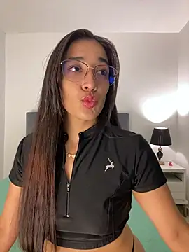 Snapshot of SabrinaEvanss_ chatting on 05/19/26, 07:54 SabrinaEvanss online show from 05/19/26, 07:54