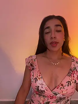 Snapshot of SabrinaEvanss_ chatting on 06/05/26, 07:19 SabrinaEvanss online show from 06/05/26, 07:19