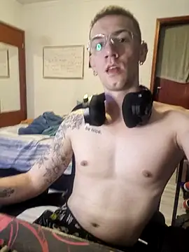 Snapshot of SweetGoodBoy22 chatting on 11/11/25, 11:09 SweetGoodBoy22 online show from 11/11/25, 11:09