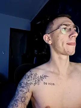 Snapshot of SweetGoodBoy22 chatting on 11/14/25, 12:58 SweetGoodBoy22 online show from 11/14/25, 12:58