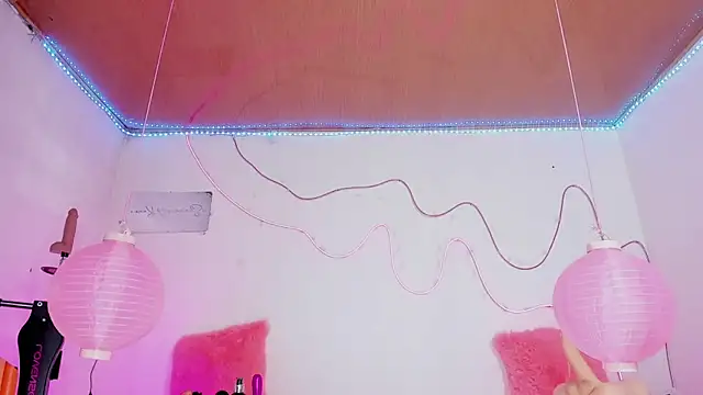 shannon kinne  online show from 12/16/25, 01:37