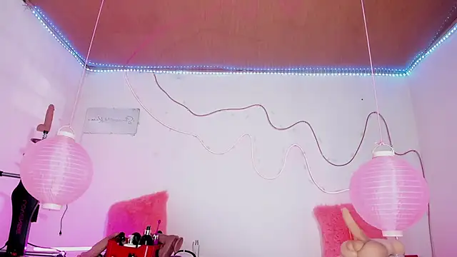 shannon kinne  online show from 12/17/25, 01:38