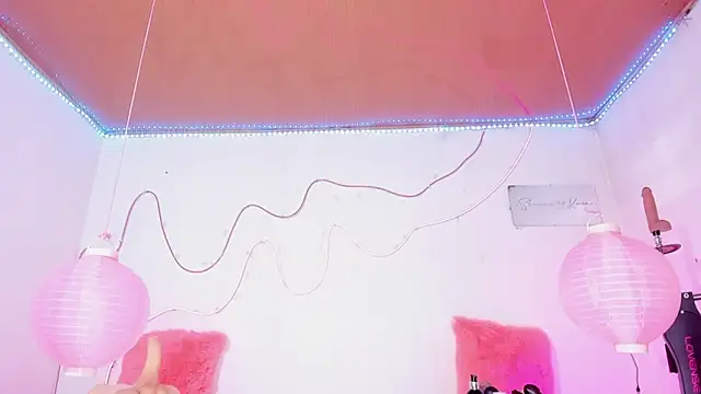 shannon kinne  online show from 12/14/25, 01:17