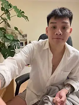 latava online show from 10/24/25, 03:33