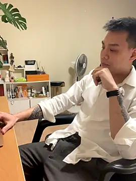 latava online show from 11/18/25, 05:38