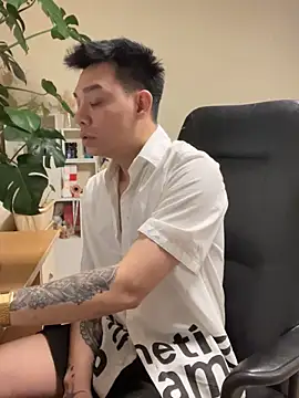 latava online show from 10/23/25, 03:10