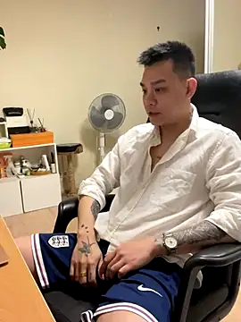 latava online show from 11/11/25, 03:18