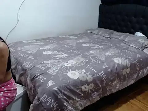 Snapshot of linnaskinyy chatting on 03/14/26, 04:40 linnaskinyy online show from 03/14/26, 04:40