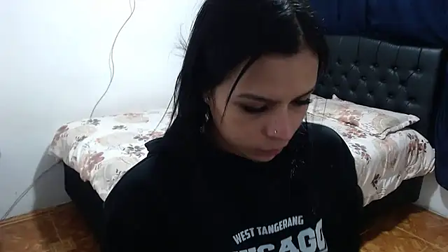 Snapshot of linnaskinyy chatting on 03/05/26, 05:26 linnaskinyy online show from 03/05/26, 05:26