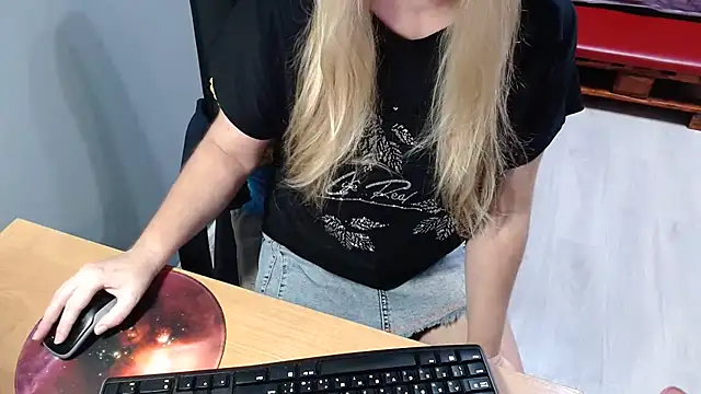 Ledi Catherin online show from 12/03/25, 12:12