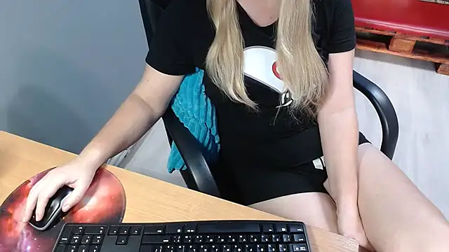 Ledi Catherin online show from 11/23/25, 11:20