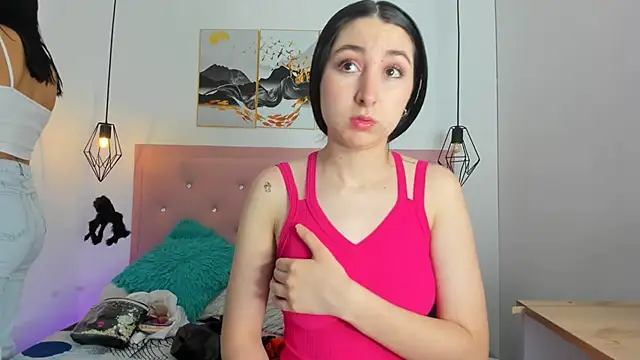 kiara and christy online show from 10/16/25, 12:35