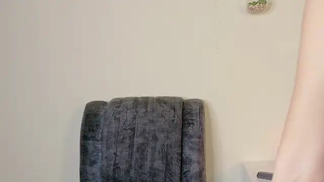 Mia belmontt online show from 11/07/25, 08:02