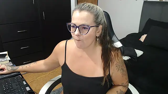 perlagoloza05 online show from 11/09/25, 03:32