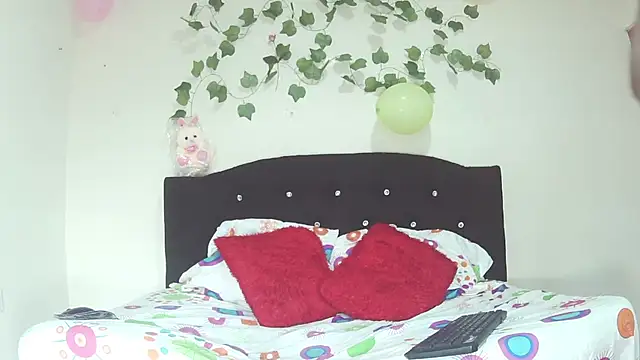 Snapshot of britth_kiss chatting on 10/03/25, 08:21 britth kiss online show from 10/03/25, 08:21