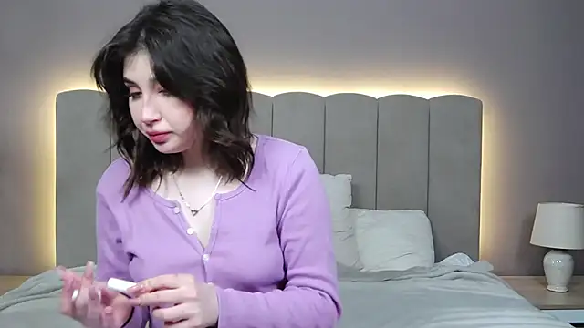 DianaMello online show from 10/22/25, 04:01