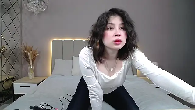 DianaMello online show from 12/03/25, 04:02