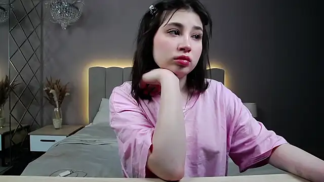 DianaMello online show from 11/10/25, 04:06