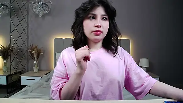 DianaMello online show from 11/11/25, 04:07