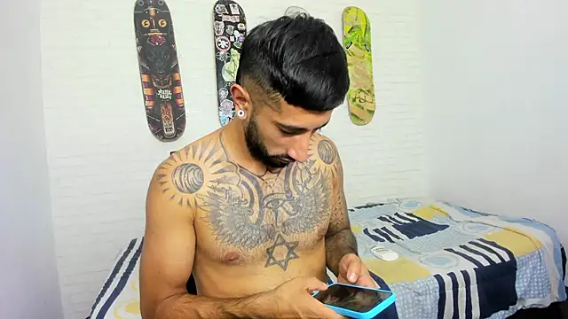 Snapshot of sofiandnick_smith chatting on 06/16/26, 03:17 sofiandnick smith online show from 06/16/26, 03:17