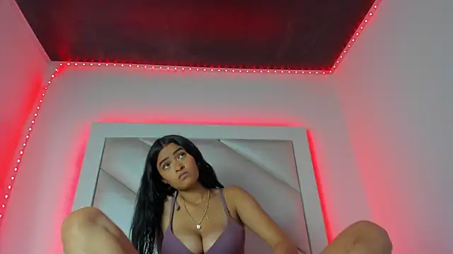 Madeline jade online show from 10/31/25, 03:25