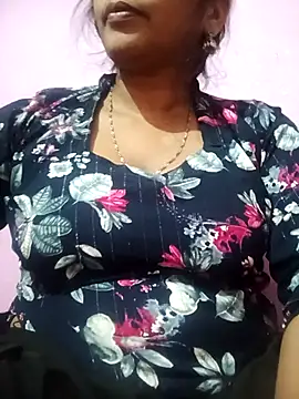 Snapshot of Priyanka_hot54 chatting on 10/08/25, 06:15 Priyanka hot54 online show from 10/08/25, 06:15