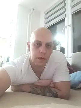 Snapshot of Kobradera1984 chatting on 03/01/26, 09:04 Kobradera1984 online show from 03/01/26, 09:04