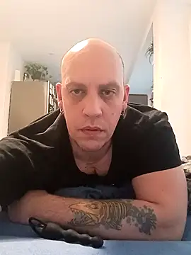 Snapshot of Kobradera1984 chatting on 12/05/25, 08:02 Kobradera1984 online show from 12/05/25, 08:02