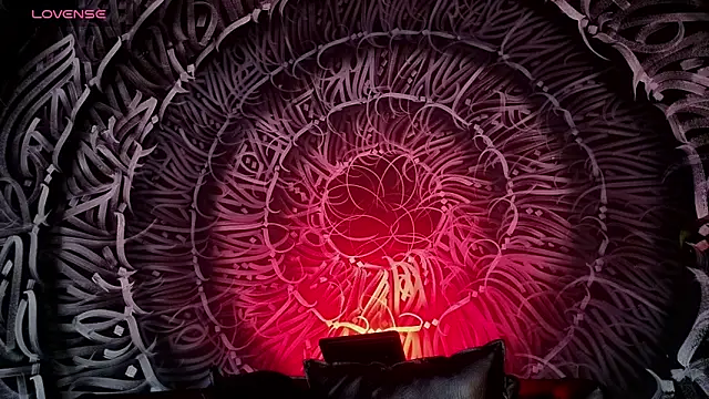 dahlia darkwood online show from 04/04/26, 01:56