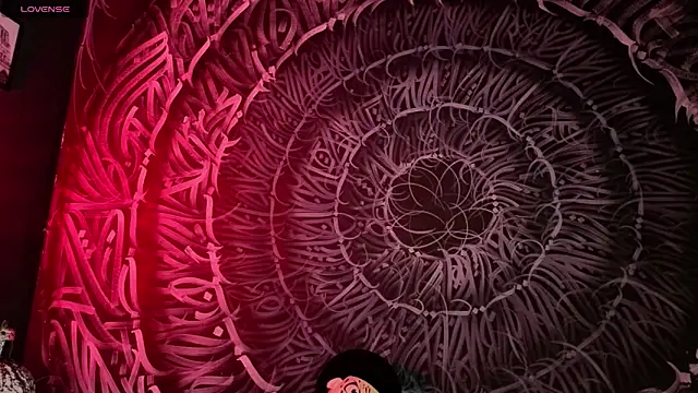 dahlia darkwood online show from 11/28/25, 04:12