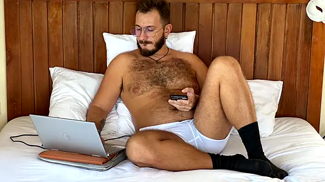Snapshot of mrmaxiy chatting on 05/29/26, 05:57 mrmaxiy online show from 05/29/26, 05:57