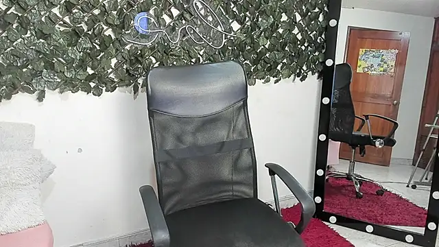 Samanta Ortiz online show from 11/20/25, 07:58