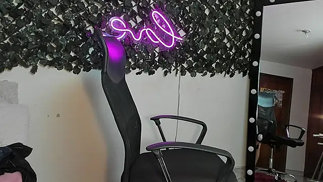 Samanta Ortiz online show from 11/29/25, 08:31