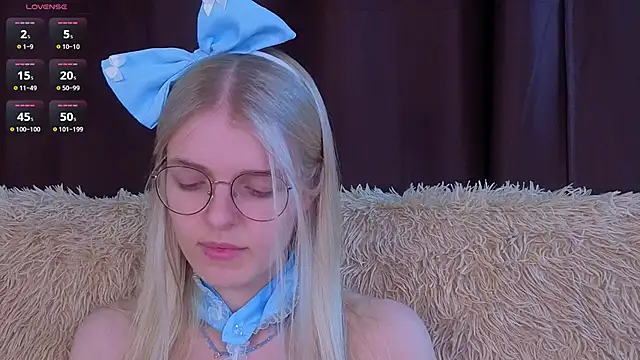 MonicaShiny online show from 11/16/25, 06:12