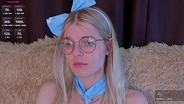 MonicaShiny online show from 11/03/25, 07:06