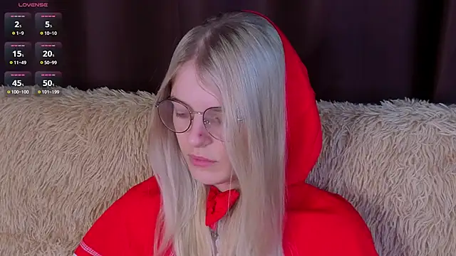 MonicaShiny online show from 11/21/25, 05:45