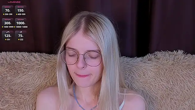 MonicaShiny online show from 12/05/25, 09:01