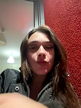 MayaVonDe online show from 11/18/25, 03:48