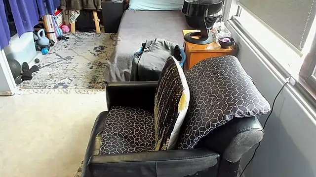 Snapshot of CassiusJohnson chatting on 10/30/25, 03:05 CassiusJohnson online show from 10/30/25, 03:05