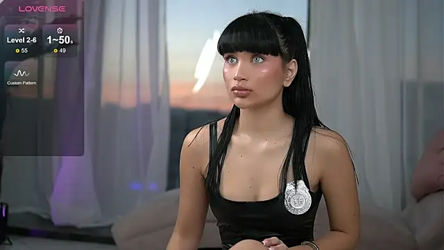 MysticLayla online show from 10/31/25, 04:42