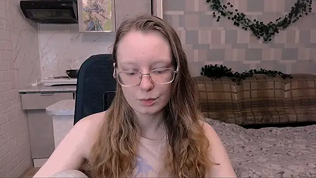 Snapshot of Meowewew chatting on 10/18/25, 02:41 Meowewew online show from 10/18/25, 02:41