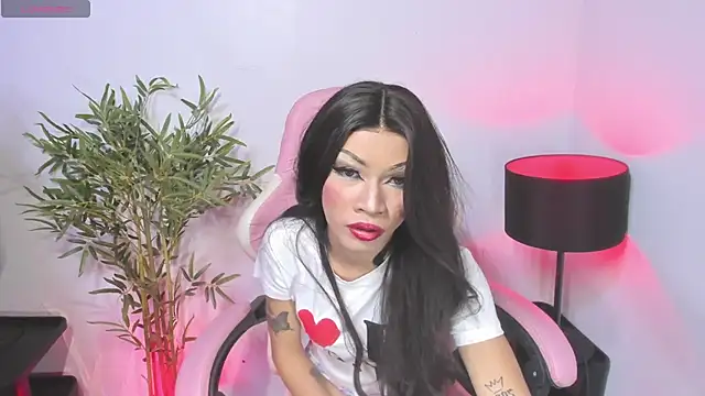 Snapshot of Shantal_Olivia chatting on 10/03/25, 01:23 Shantal Olivia online show from 10/03/25, 01:23