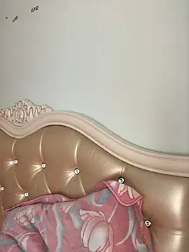 Mile-m online show from 03/11/26, 03:22