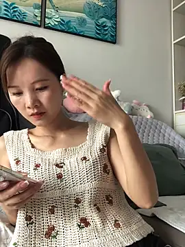 Snapshot of Mile-m chatting on 05/22/26, 07:17 Mile-m online show from 05/22/26, 07:17