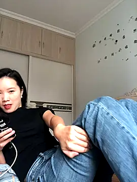 Mile-m online show from 10/12/25, 03:52