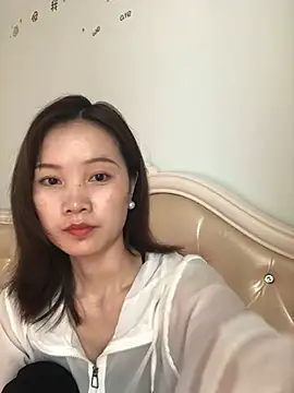 Snapshot of Mile-m chatting on 05/06/26, 03:43 Mile-m online show from 05/06/26, 03:43