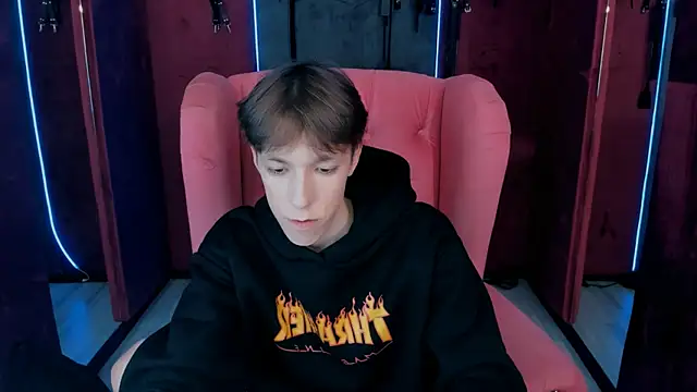 MarkBranston online show from 11/07/25, 03:16