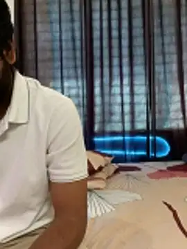 vickyandtania online show from 12/15/25, 08:09