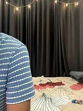 vickyandtania online show from 12/14/25, 05:18